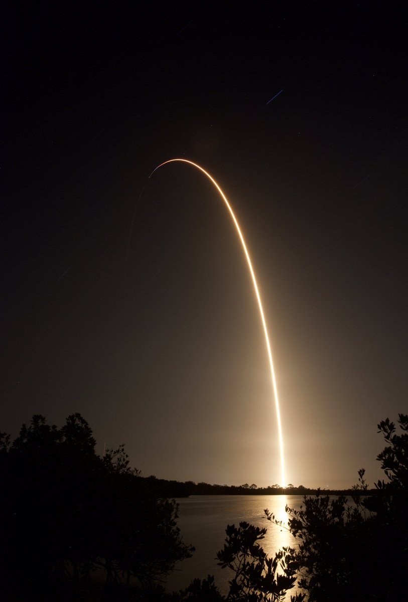 One of the Coolest things about SpaceX rocket launches🤌