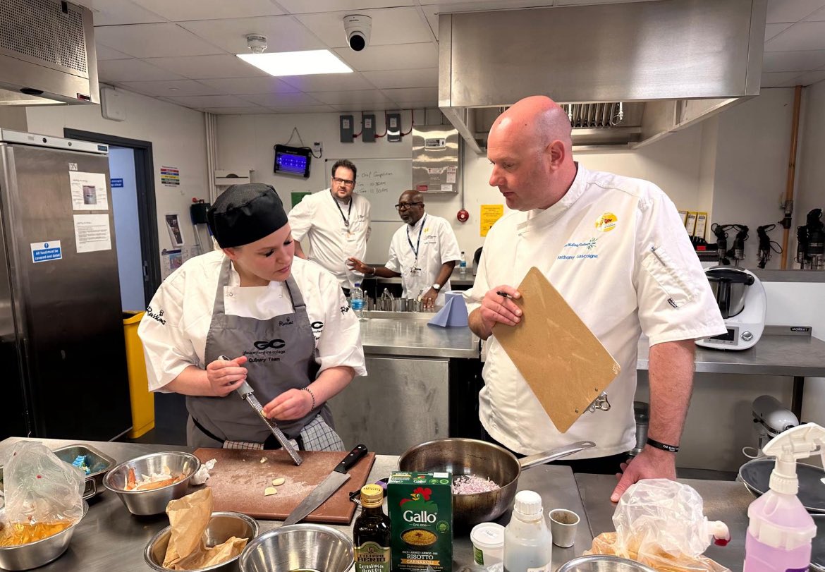 Young Risotto Chef tweet media