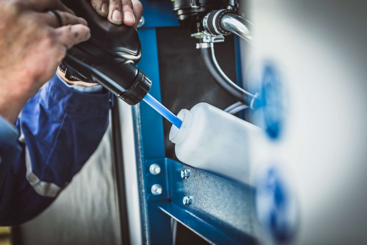 Regular oil changes extend the service life of your machines and reduce operating costs in the long term. Get in touch with your AERZEN Representative to find out when your next oil change should be. aerzen.com/company/worldw…