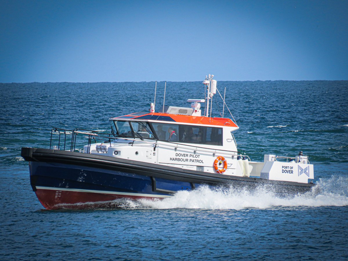 Port of Dover’s new 15.2m multi-role pilot boat is now in service. Built by <a href="/HolyheadMarine/">Holyhead Marine</a> , it features a Camarc hull, enclosed aft deck, bow pusher, and Tier III exhaust to cut emissions. Designed for pilotage, patrol &amp; port duties. 📷: Michael Thomas