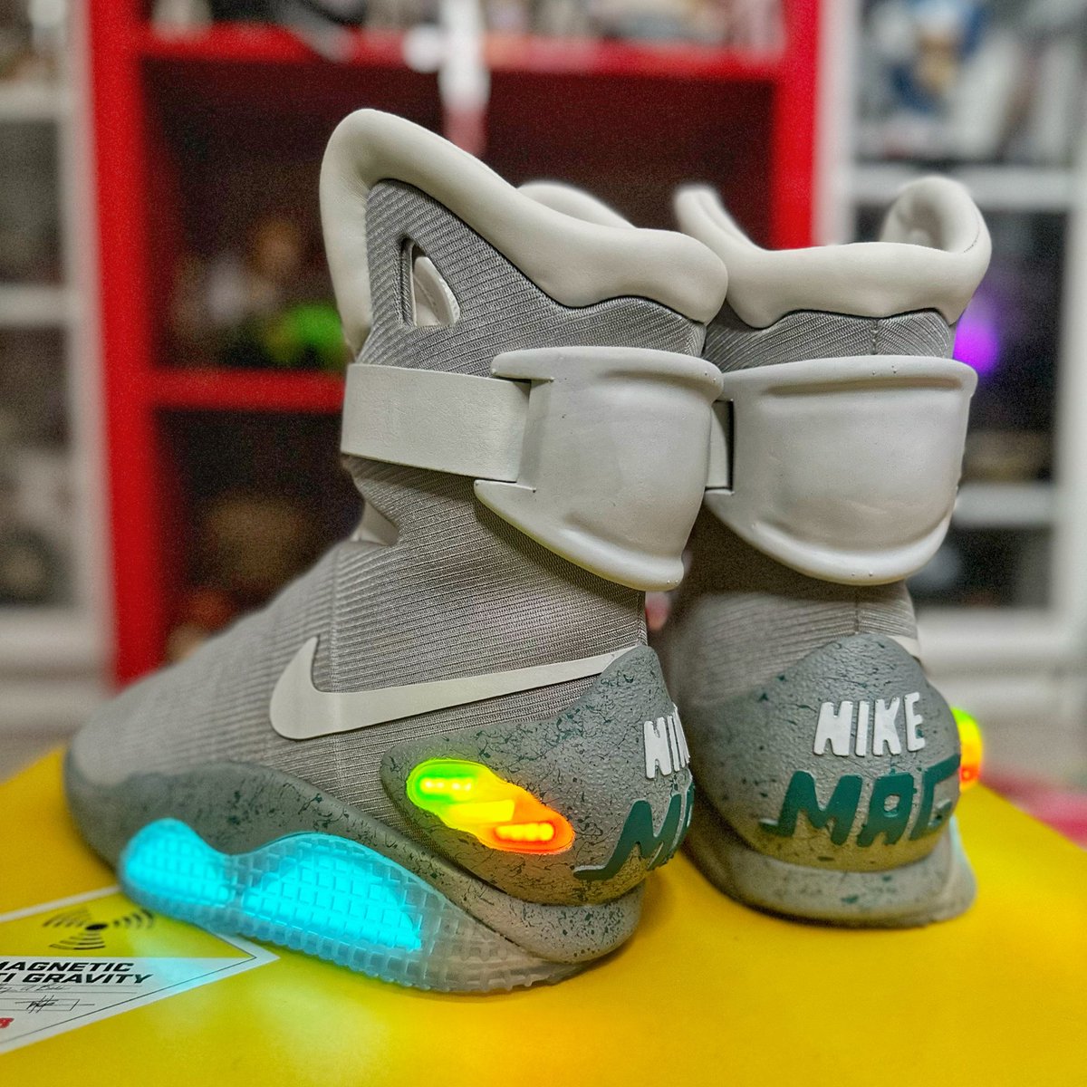 Tu reconnais ces beautés ?🥹🔥 (Indice : elles proviennent de la meilleure trilogie de tous les temps.)

#annees80 #annees90 #generation90 #nostalgie #backtothefuture #nikemag #modzii