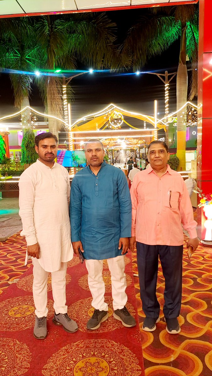 आतंकवाद का न कोई धर्म होता है न मज़हब उनका उद्देश्य नफ़रत और हिंसा के माध्यम से इंसानियत का ख़ून करना होता है हमें बंटना नहीं है इन आतंकवादियों का एकजुट होकर मुकाबला करना है।
#NMOPSDeshKeSath 
<a href="/narendramodi/">Narendra Modi</a> <a href="/RahulGandhi/">Rahul Gandhi</a>
<a href="/bbc/">BBC</a> <a href="/ANI/">ANI</a> 
<a href="/vijaykbandhu/">Vijay Kumar Bandhu</a>
<a href="/Sthitaprajna_G/">sthita prajna</a>