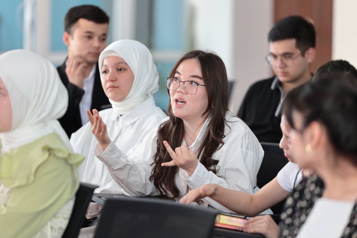 massmediauz's tweet photo. More than 30 organisations participated as potential employers, including private and state-run media outlets, press services of ministries and government agencies, as well as the corporate sector. https://t.co/KfCnC6RyMA