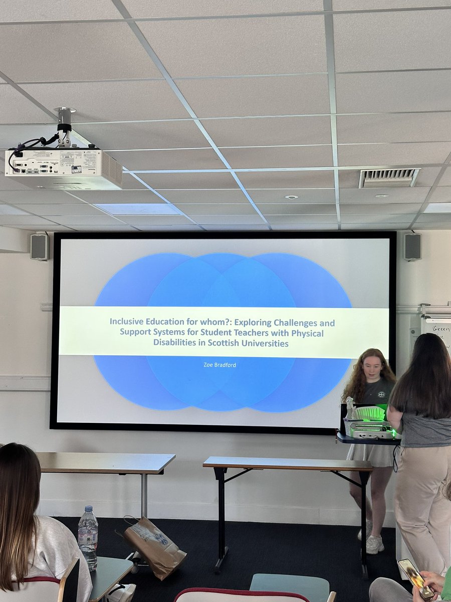 Pe4Conference's tweet image. 🏆 We’ve broken into smaller groups now, with @missbradfordpe investigating support & challenges faced by student teachers with physical disabilities.
A very interesting topic with important implications! 🧠