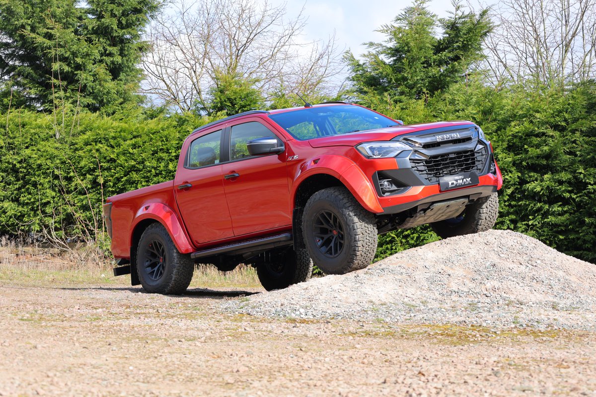 Isuzu unveils The New D-Max Arctic Trucks AT35 at 2025 Commercial Vehicle Show ⛰️

isuzumedia.co.uk/releases/583

#Isuzu #DMax #DrivenToDo #ArcticTrucks #AT35 #CVShow2025