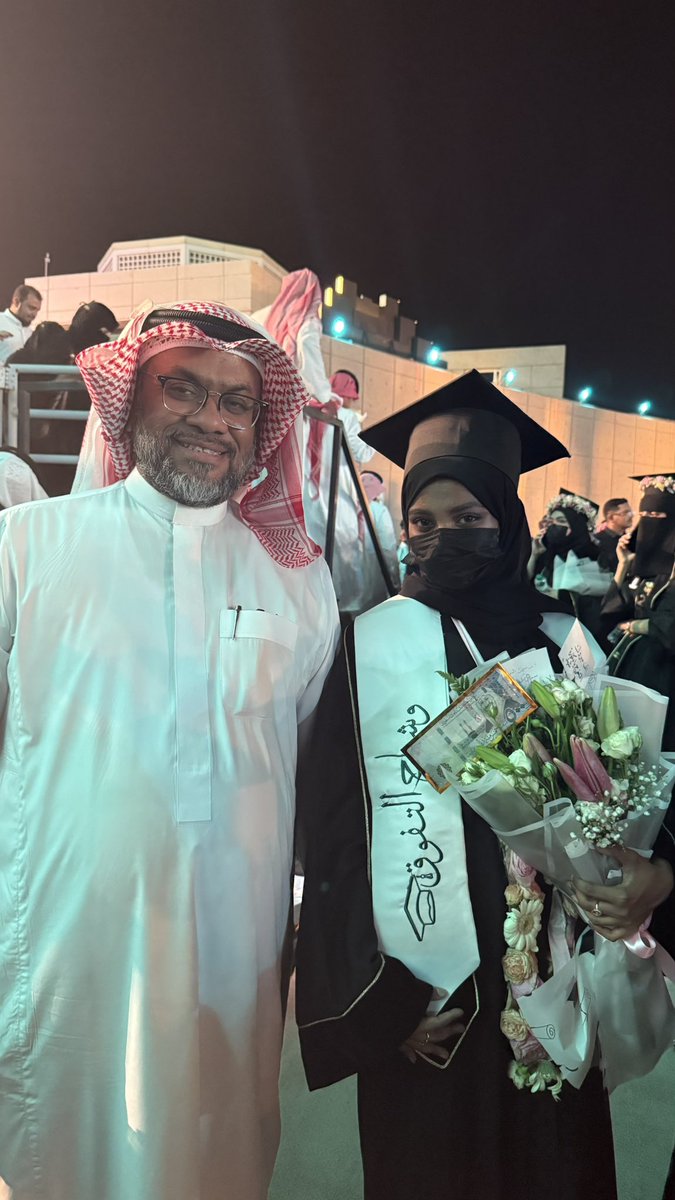 ishf88's tweet photo. الحمد لله على التمام 🎓
خريجة طب المختبرات ♥️♥️ https://t.co/vjeldWLcdm