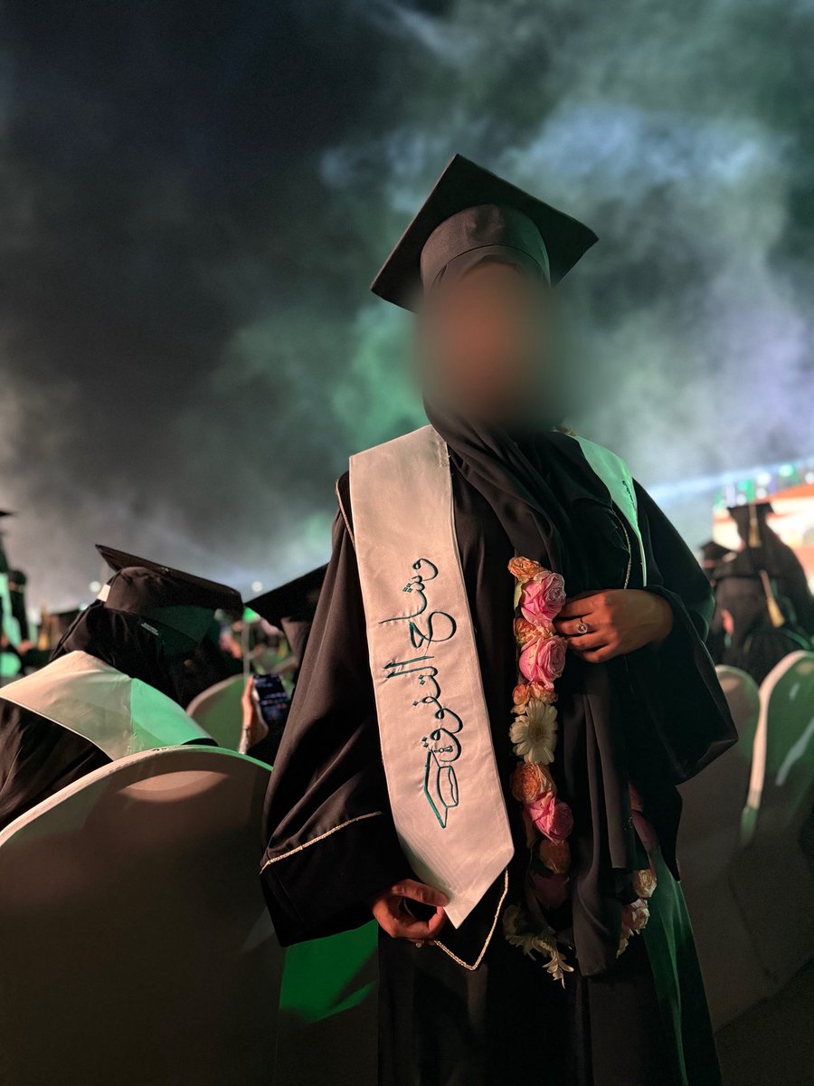 ishf88's tweet photo. الحمد لله على التمام 🎓
خريجة طب المختبرات ♥️♥️ https://t.co/vjeldWLcdm