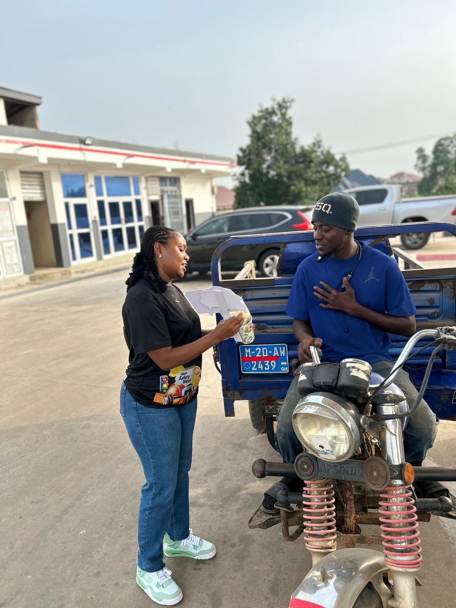 gasopetroleumgh's tweet photo. Our prestigious Kumasi office team is taking the "Preach Safety" campaign to the next level making safety fun, interactive,and more engaging for customers across our retail outlets.
#GSW2025 #GOSAFETY #energytoadvance🚀 https://t.co/fs1HyhYynH
