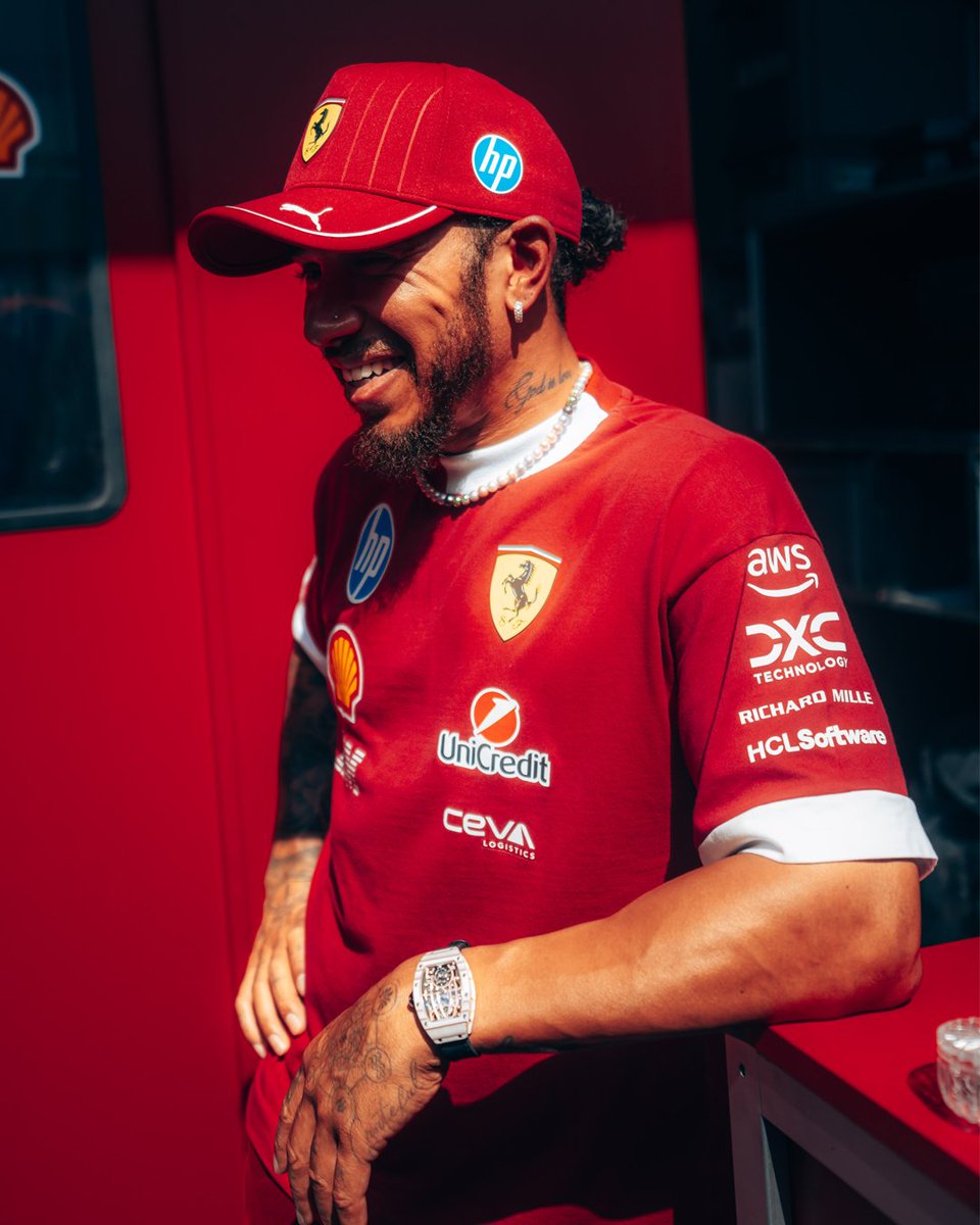 ScuderiaFerrari's tweet photo. A call from @LewisHamilton 🙌 https://t.co/e90TmlokwI