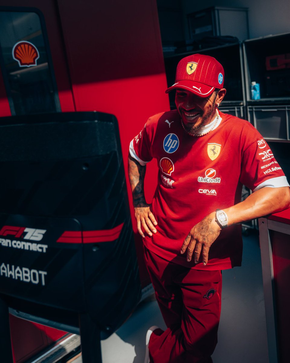 ScuderiaFerrari's tweet photo. A call from @LewisHamilton 🙌 https://t.co/e90TmlokwI