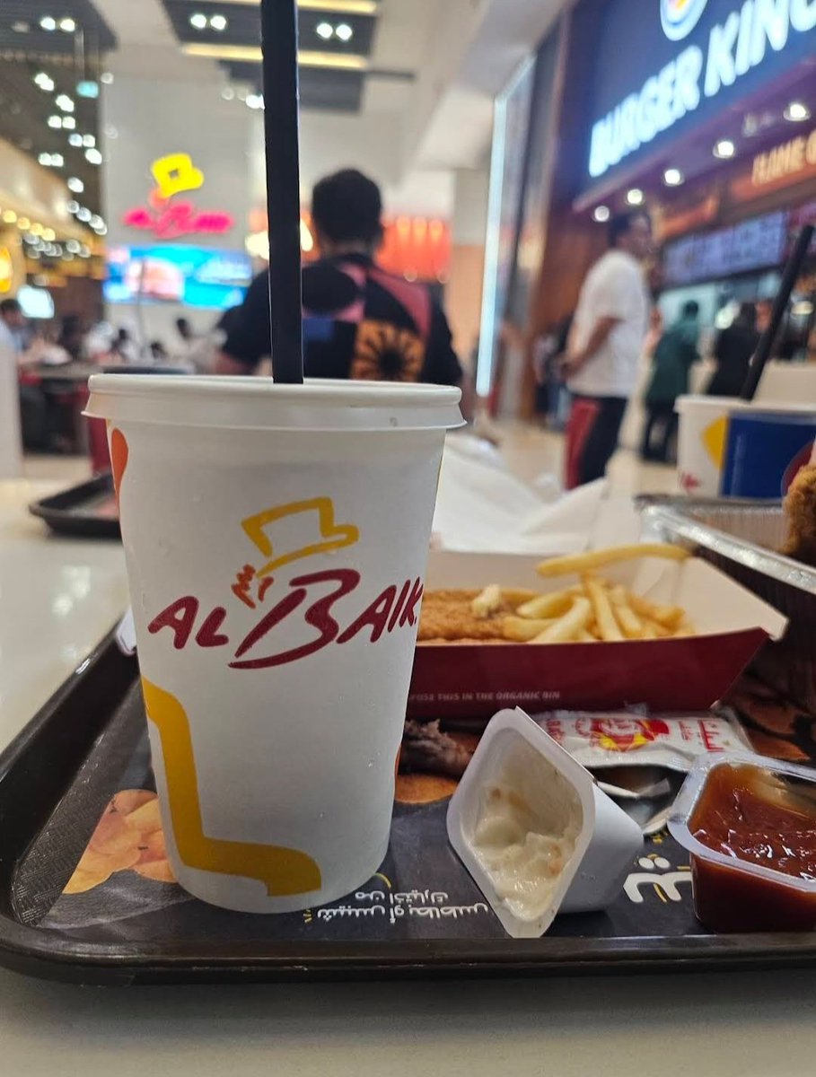 imranSa11984161's tweet photo. AL BAIK, DUBAI MALL : Al Baik Dubai offers a fantastic dining experience with its consistently delicious fast food options. This is my daily Breakie, Lunchi &amp; Dinner options! Reasable pricing! #AlBaikDubai #DailyOption #FastFood #FOODIE #Immi76 #DubaiMall #PostWhatILike #Dubai🇦🇪 https://t.co/Or8ab1tamC