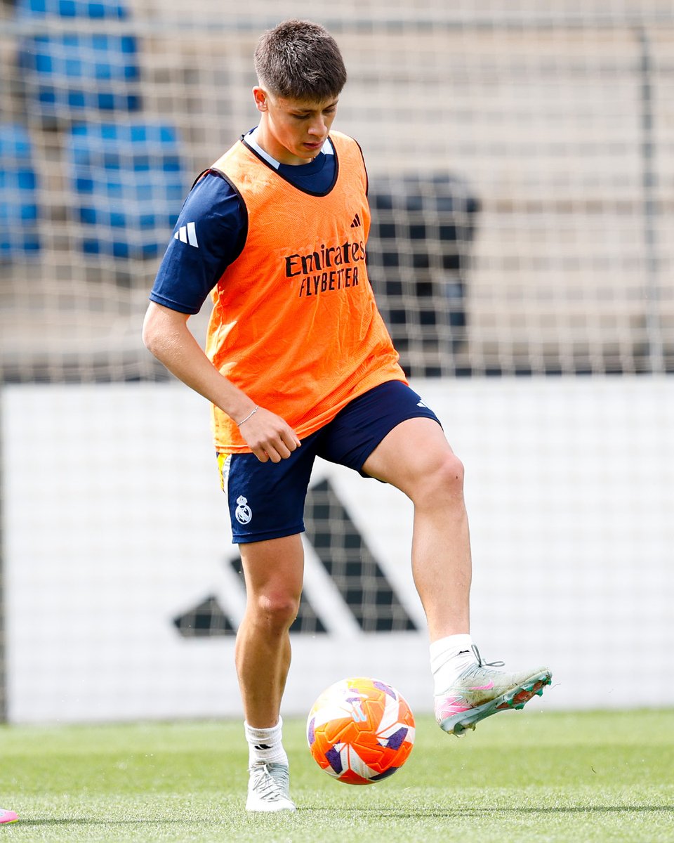 🦵 @LukaModric10
🦵 @10ArdaGuler