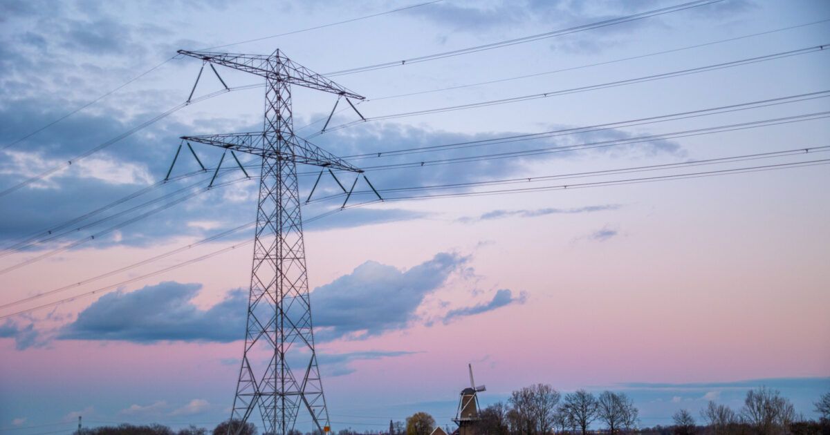 #radicale #decentralisatie

'Netbeheerders onderzoeken of het mogelijk is om Nederland te verdelen in meerdere ‘biedzones’ voor elektriciteit. Stroom is dan in sommige regio’s duurder dan in andere. De maatregel zou netcongestie moeten verminderen.'

buff.ly/ebR5Av3