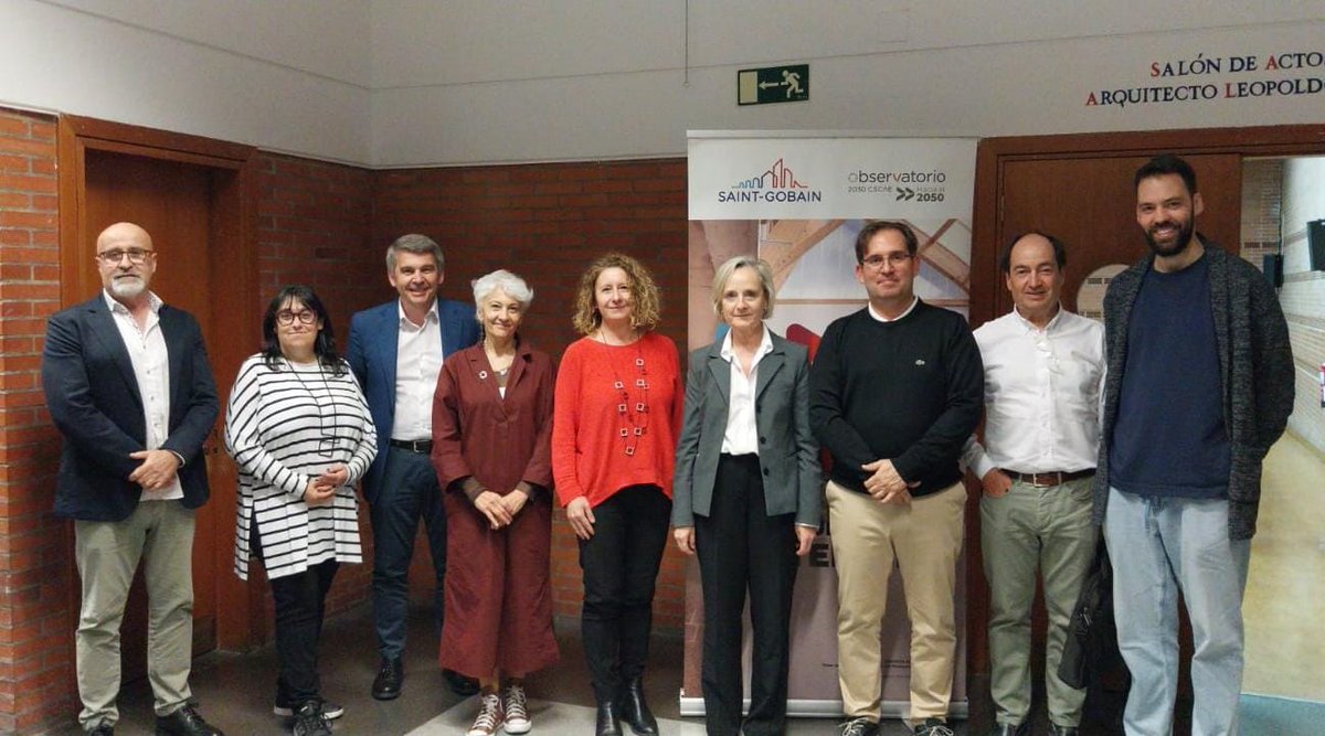 COAValladolid's tweet photo. Ayer la #ETSAVa nos acogió para impartir el interesante taller 'Nuevos formatos en torno a la vivienda', del Observatorio 2030 del @CSCAE. Una inmersión crítica y creativa en torno a la #vivienda como entidad mutable.
👉🏼 De #COAVA y @coacyle en colaboración con @asemas_es. https://t.co/4JrQjwJRWM