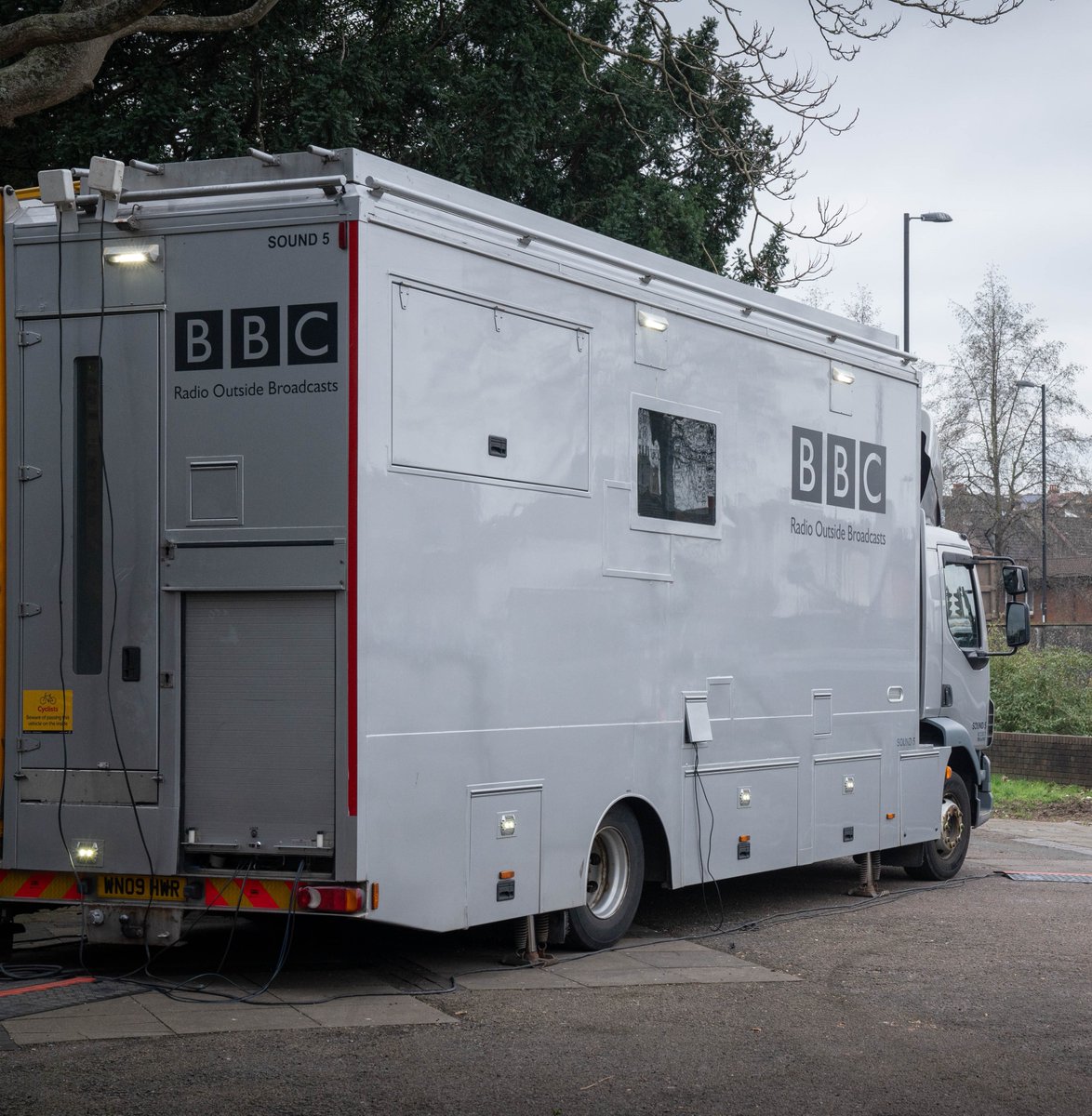 _cathedralmusic's tweet image. Today's @BBCRadio3 broadcast of Choral Evensong comes from St Paul’s, Knightsbridge with the @BBCSingers 📻
Tune in at 3pm for music by Helen Neeves, Sumsion, Mathias and Diemer 🎶
