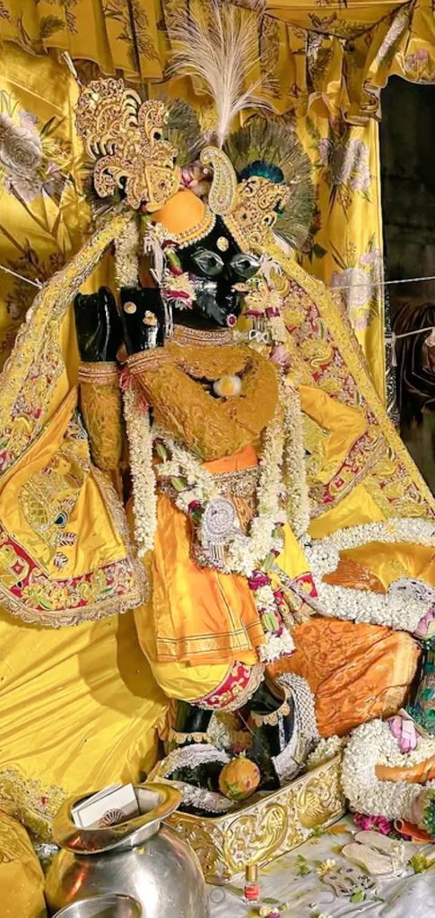 ptshrikant's tweet photo. पावन पर्व अक्षय तृतीया की आप सभी को हार्दिक शुभकामनाएं। इस पावन अवसर पर ठाकुर श्री बाँके बिहारी जी आप सबके जीवन में सुख, शांति व समृद्धि का संचार करें। @BJP4India @BJP4UP #AkshayaTritiya https://t.co/7yO8coWYAM