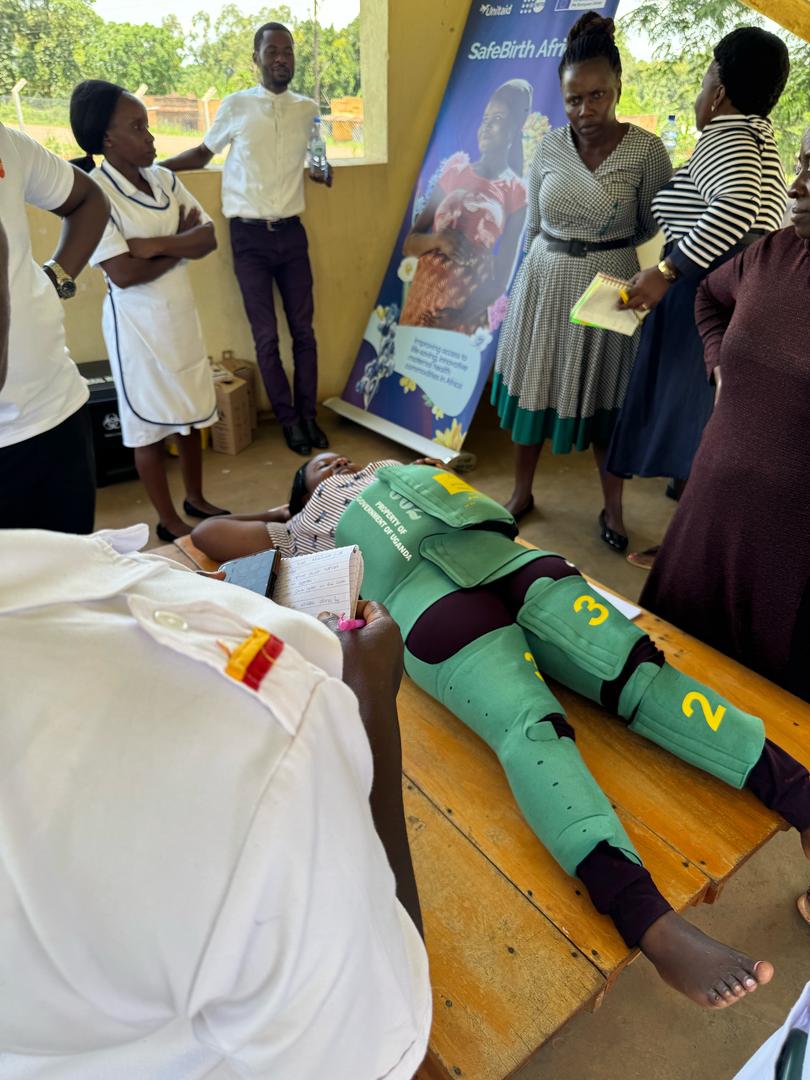 UNFPAUganda's tweet image. Pre- International Day of the Midwife #IDM2025 activities kick off in #Hoima City with midwives engaged in onsite training on Prevention of Postpaterm Hemorrhage (PPH) and EMOTIVE, supported by @UNFPAUganda through the Safe Birth Africa Project funded by @EU_Commission