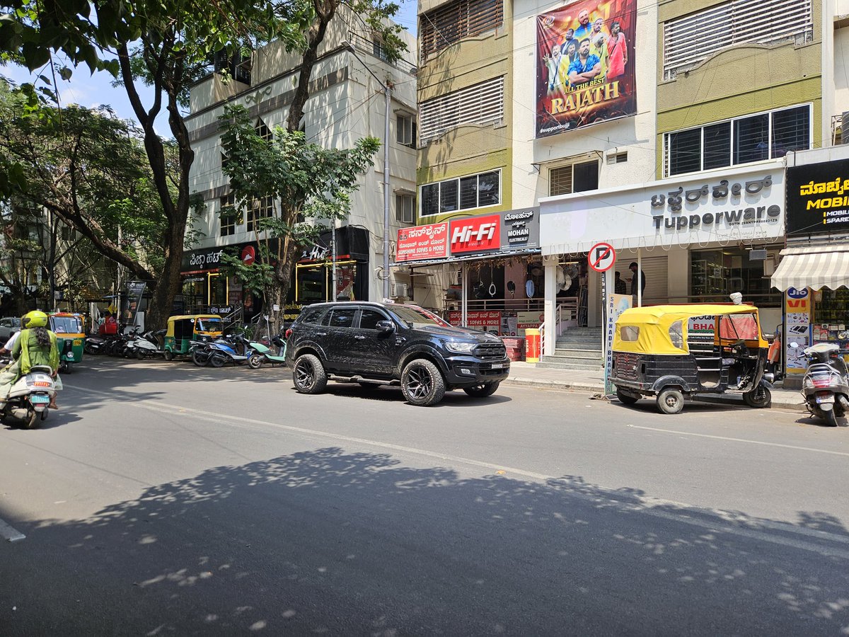 Nikhil (@nik_blr) on Twitter photo This black Ford Endeavour is parked like this everyday, it is a no parking zone, yet he double parks it. It has become a nuisance to other commuters. Request <a href="/blrcitytraffic/">ಬೆಂಗಳೂರು ಸಂಚಾರ ಪೊಲೀಸ್ BengaluruTrafficPolice</a> & <a href="/vijayanagartrps/">VIJAYANAGAR TRAFFIC BTP</a> to put some sense into him.
Opposite pizza hut, Basaveshwara nagar. This black Ford Endeavour is parked like this everyday, it is a no parking zone, yet he double parks it. It has become a nuisance to other commuters. Request <a href="/blrcitytraffic/">ಬೆಂಗಳೂರು ಸಂಚಾರ ಪೊಲೀಸ್ BengaluruTrafficPolice</a> & <a href="/vijayanagartrps/">VIJAYANAGAR TRAFFIC BTP</a> to put some sense into him.
Opposite pizza hut, Basaveshwara nagar.