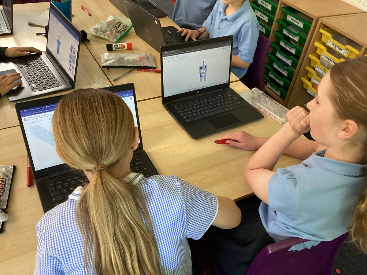 raeburnprimary's tweet image. More impressive vector drawings from Year 5.  They have learnt how to rotate and duplicate shapes.  #RaeburnYear5  #RaeburnComputing