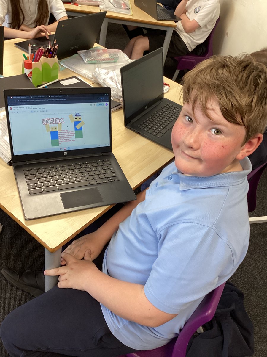 raeburnprimary's tweet image. More impressive vector drawings from Year 5.  They have learnt how to rotate and duplicate shapes.  #RaeburnYear5  #RaeburnComputing