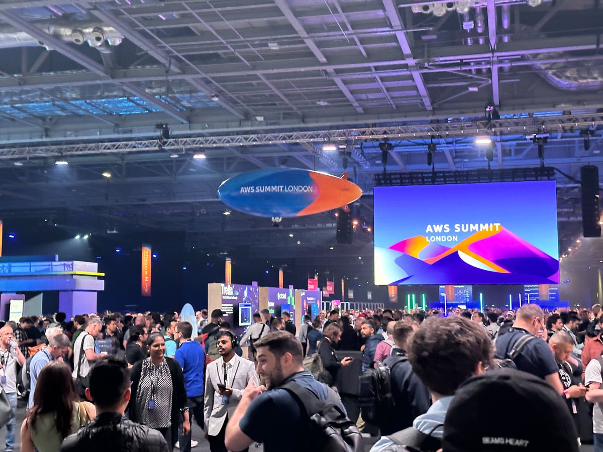 altisdxp's tweet image. Today we're at the AWS Summit at ExCel London exploring the latest innovations in Cloud tech ☁️
Come and say hi if you see @Wisyhambolu and @rmccue 👋