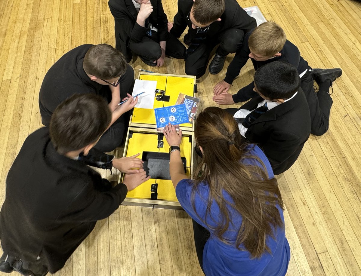 Fullhurst's tweet image. Year 9 have kicked off the term with a bang!💥Today they have put their problem-solving skills to the test in an action-packed Escape Room challenge. A fun and rewarding way to celebrate their hard work!🧩🧠🔍#FullhurstCommunityCollege #LearningThroughFun #StudentSuccess