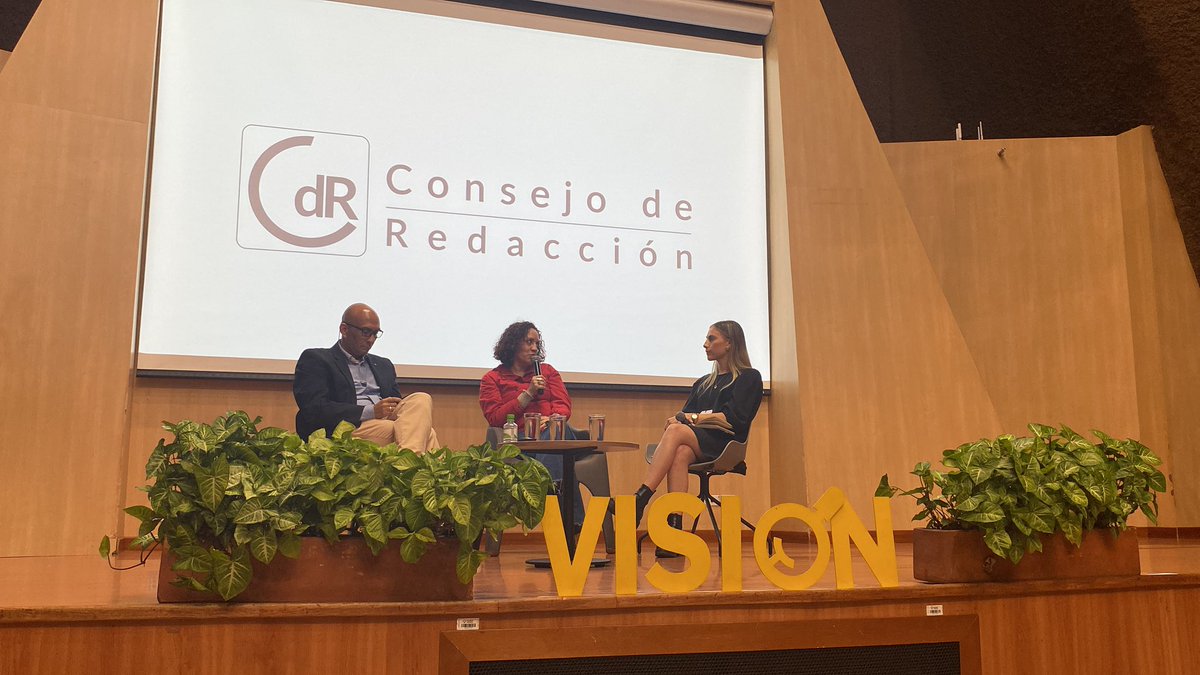 Hoy en Aula Magna <a href="/upbcolombia/">UPB</a> Dora Montero de <a href="/CdR_/">Consejo de Redacción</a> en conversatorio de Coocreación en <a href="/VisionUPB/">Visión</a>  <a href="/beatrizemar/">Beatriz Elena Marín</a> presente