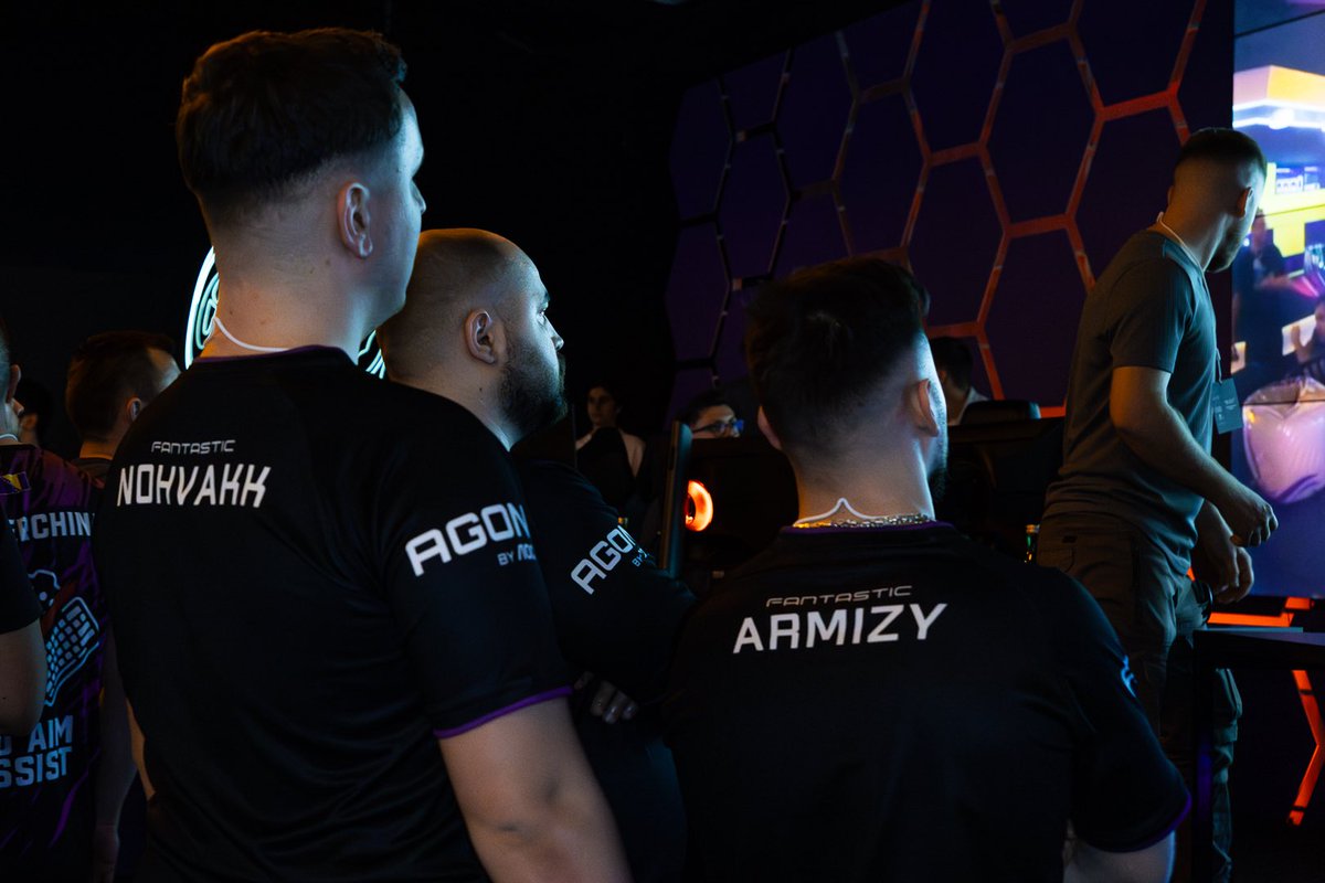 fntasticesports's tweet photo. LAN VIBES ⚡️

#befantastic https://t.co/YIWiQ1JezO