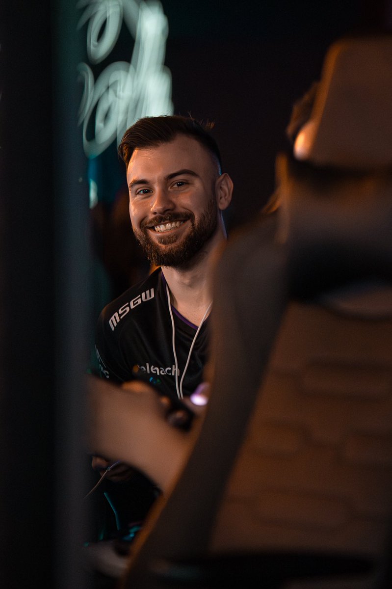 fntasticesports's tweet photo. LAN VIBES ⚡️

#befantastic https://t.co/YIWiQ1JezO