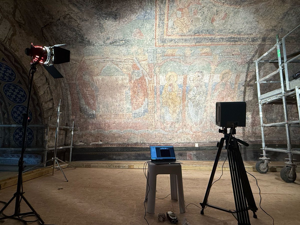 CARAA_Center's tweet photo. Examens et analyses 🔬 en cours avec Arthema restauration à la cathédrale Notre Dame la Grande à Poitiers sur les décors muraux du 11ème siècle 😍 !!
➡️ https://t.co/88MMtQhPvc
#analyse #chimiques #IRR #imagerie #reflectographie #raman #IRTF #microscopie #sels #pigment #liant https://t.co/IOwkkyGp8Q