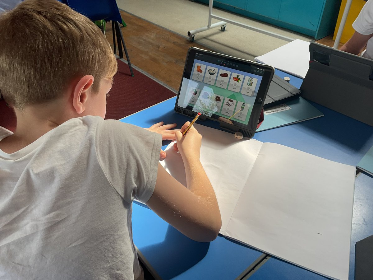 stpetersgala's tweet image. Quelle nourriture et quelles boissons aimed-tu? This afternoon P5 learnt some French vocabulary for different foods and drinks. #enjoylearning #haveago @languagenut