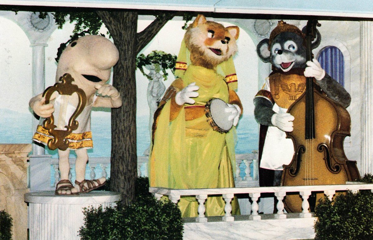 HourlyRock's tweet photo. Full picture found of Caesarland's animatronic band at Okemos, MI! We only knew the existance of the Little Ceasar animatronic. https://t.co/sAPBI1DKtZ