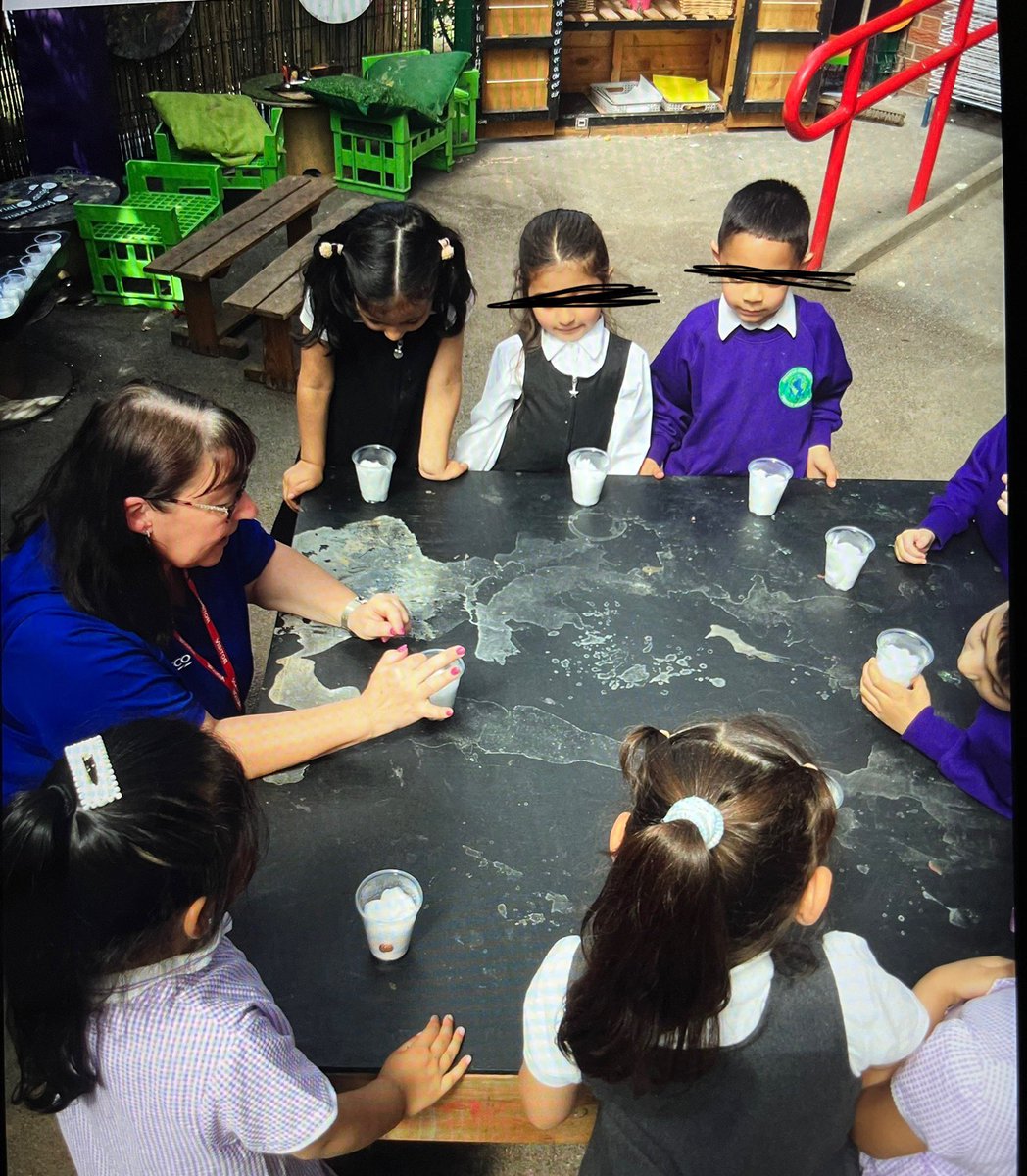 What an egg-citing day in Reception! We have welcomed our first 3 chicks - April, May and June! And we had a visit from our <a href="/Tesco/">Tesco</a> #communitychampion Suzette to show the children how to plant a seed! 🌱 <a href="/FocusTrust1/">Focus Trust</a> #caredarefairshare