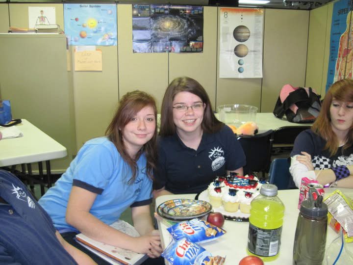 ๐ ๐ Kiwisnstars ๐ฅโจ๐ ๐ (@kiwisnstars) on Twitter photo Itโs my birthday today!! 
Enjoy a pic of me from 15 years ago !!! (gonna throttle younger me for straightening her hair)
If anyone wanna help fund/get me a lil treat (obvi no pressure) my venmo is @kiwisnstars & Cashapp is $kiwisn (thereโs my throne too!!) Itโs my birthday today!! 
Enjoy a pic of me from 15 years ago !!! (gonna throttle younger me for straightening her hair)
If anyone wanna help fund/get me a lil treat (obvi no pressure) my venmo is @kiwisnstars & Cashapp is $kiwisn (thereโs my throne too!!)