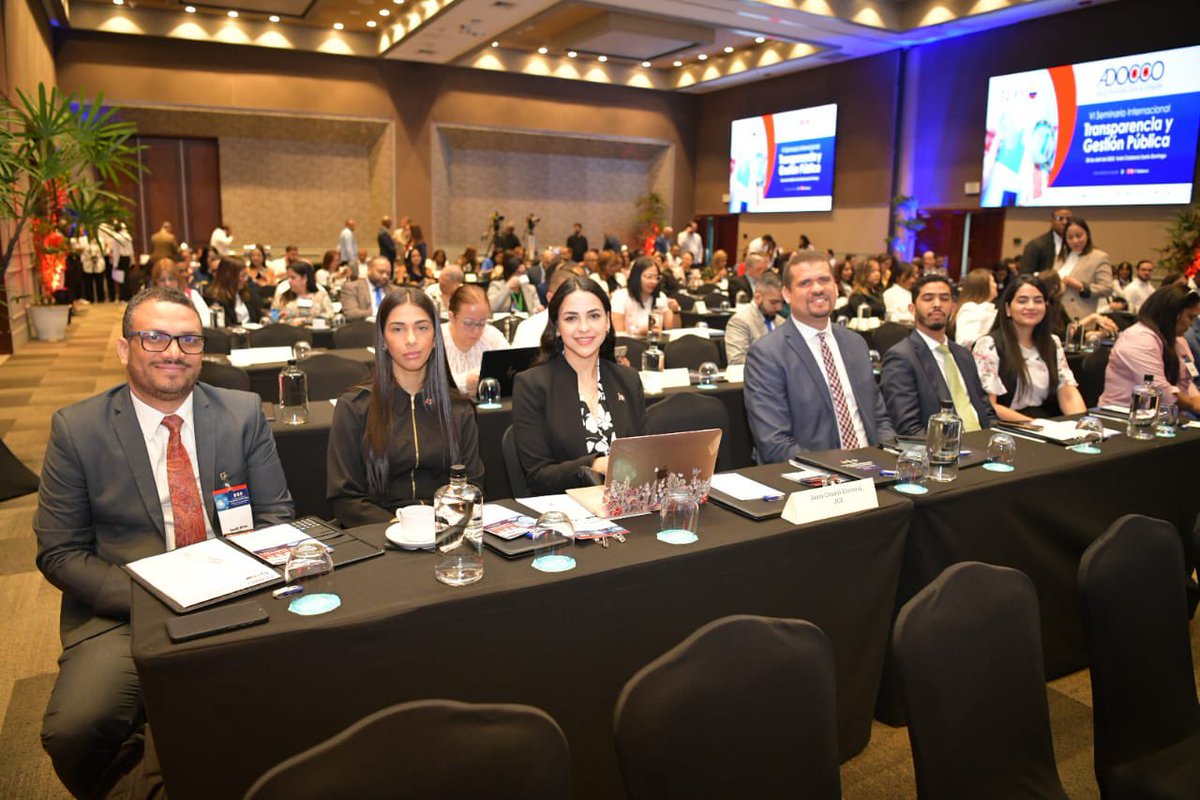 El #PdteJCE, Román Andrés Jáquez Liranzo (<a href="/RomnJquez/">Román Andrés Jáquez Liranzo</a>), asistió al VI Seminario Internacional Transparencia y Gestión Pública, organizado por la Alianza Dominicana contra la Corrupción (<a href="/ADOCCO/">ADOCCO</a>)  

Del mismo modo, colaboradores y colaboradoras de distintas áreas de la #JCE