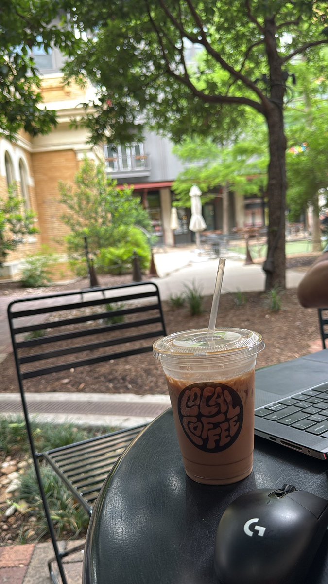 Alex_Tovar16_'s tweet photo. Coffee and work, Ying and Yang, Life is balance, mind over matter, the world is yours. #localcoffee #notbadkid #lifestyle https://t.co/LG4Fah5C63