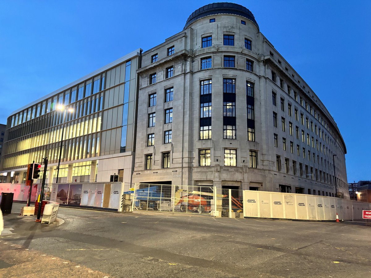 derry_bs's tweet image. #PilgrimsQuarter is looking fabulous as the night draws in. 

A real pleasure to see the project approach the #TestingAndCommissioning activities.
 
#PipesAndWires
@bandkbuild