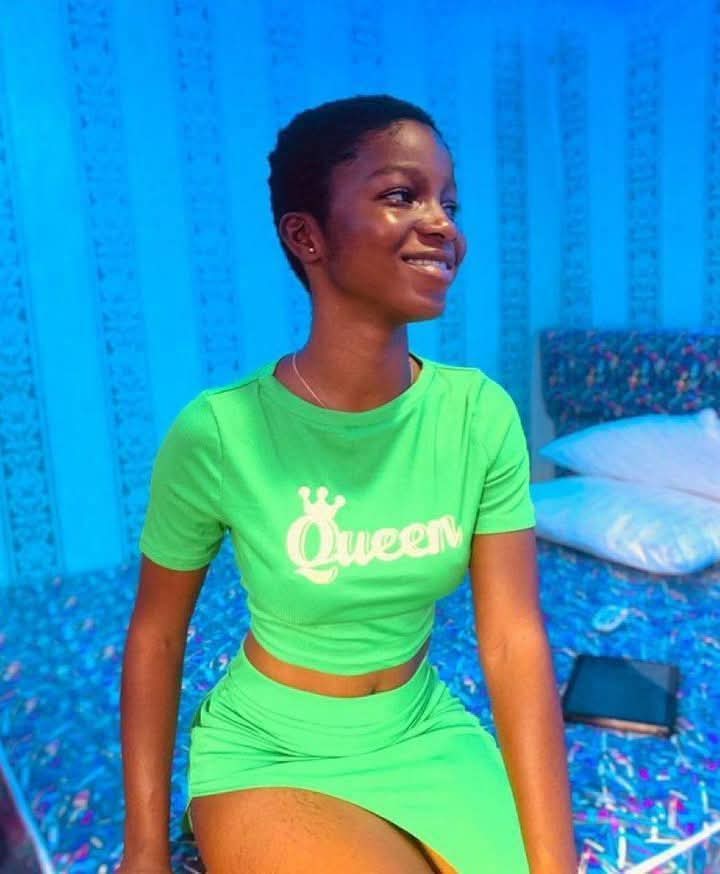 Who know why this innocent babe dey trend..
Nawaoo #Trending #Ghanagirls #Naijaleaks
