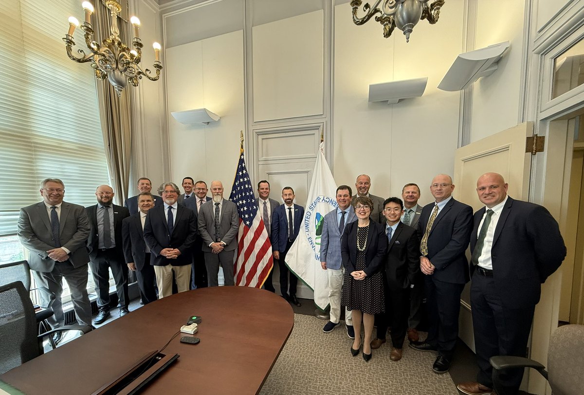 On to the next! <a href="/GCSAA/">GCSAA</a>’s Government Affairs committee continued day 1 of  #NationalGolfDay events meeting with the <a href="/EPA/">U.S. EPA</a> sharing golf’s environmental stewardship efforts, discussing golf course BMPs and WOTUS.