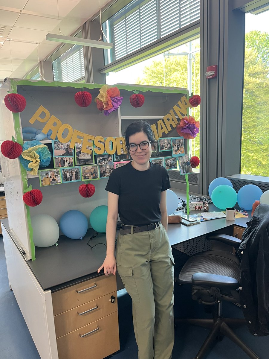 ChirikGroup's tweet image. Happy last group meeting and last day to Marina! We’ll miss you but can’t wait to see your next steps!✨