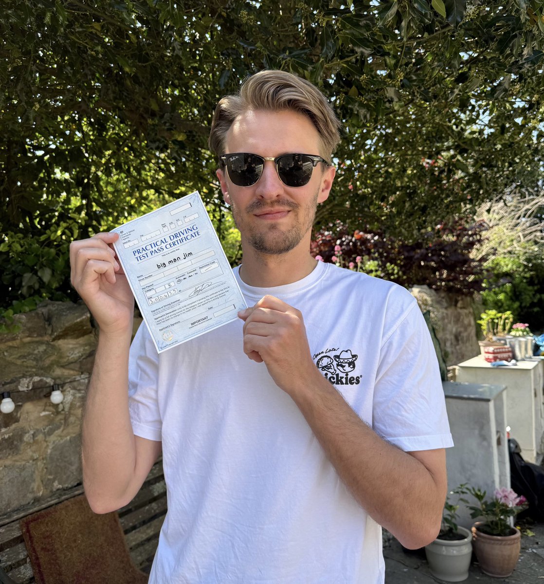 Solidarity tweet media