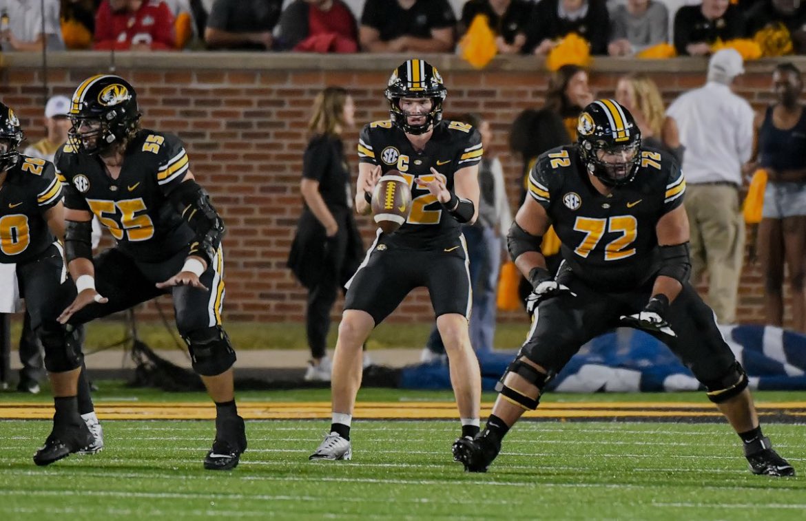 DeMarrion “Big Juice” Johnson † (@djaygoing) on Twitter photo #AGTG Woww!! After an amazing conversation with <a href="/CoachLoop/">Curtis Luper</a> I’m blessed to say that I’ve earned another offer to further my academic and athletic career <a href="/MizzouFootball/">Mizzou Football</a> !!!
<a href="/CoachBeauTrahan/">Coach Beau</a>
<a href="/CoachBarnard61/">James Barnard</a>
<a href="/dan_huebsch/">Dan Huebsch</a> #AGTG Woww!! After an amazing conversation with <a href="/CoachLoop/">Curtis Luper</a> I’m blessed to say that I’ve earned another offer to further my academic and athletic career <a href="/MizzouFootball/">Mizzou Football</a> !!!
<a href="/CoachBeauTrahan/">Coach Beau</a>
<a href="/CoachBarnard61/">James Barnard</a>
<a href="/dan_huebsch/">Dan Huebsch</a>