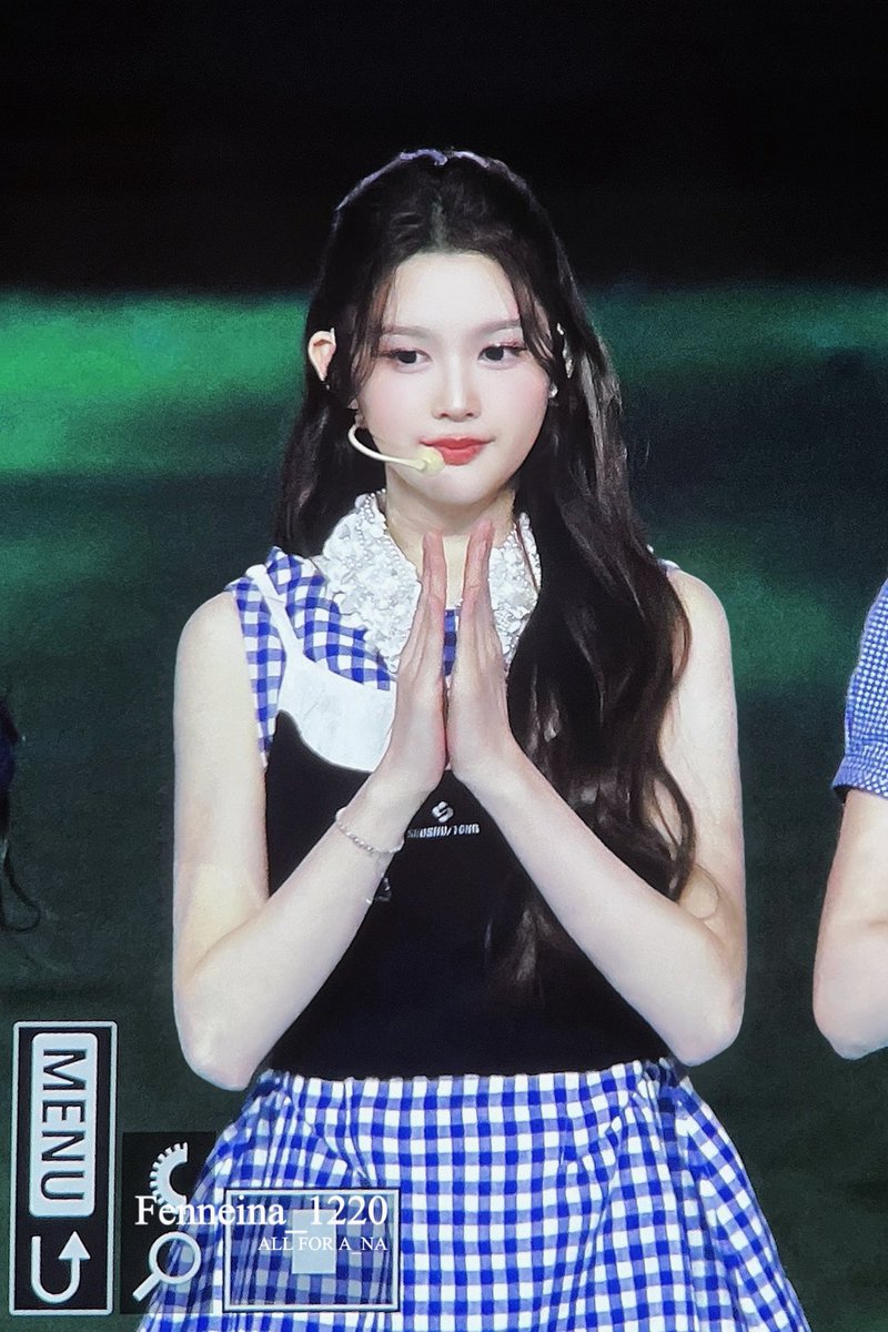 리나 tweet media