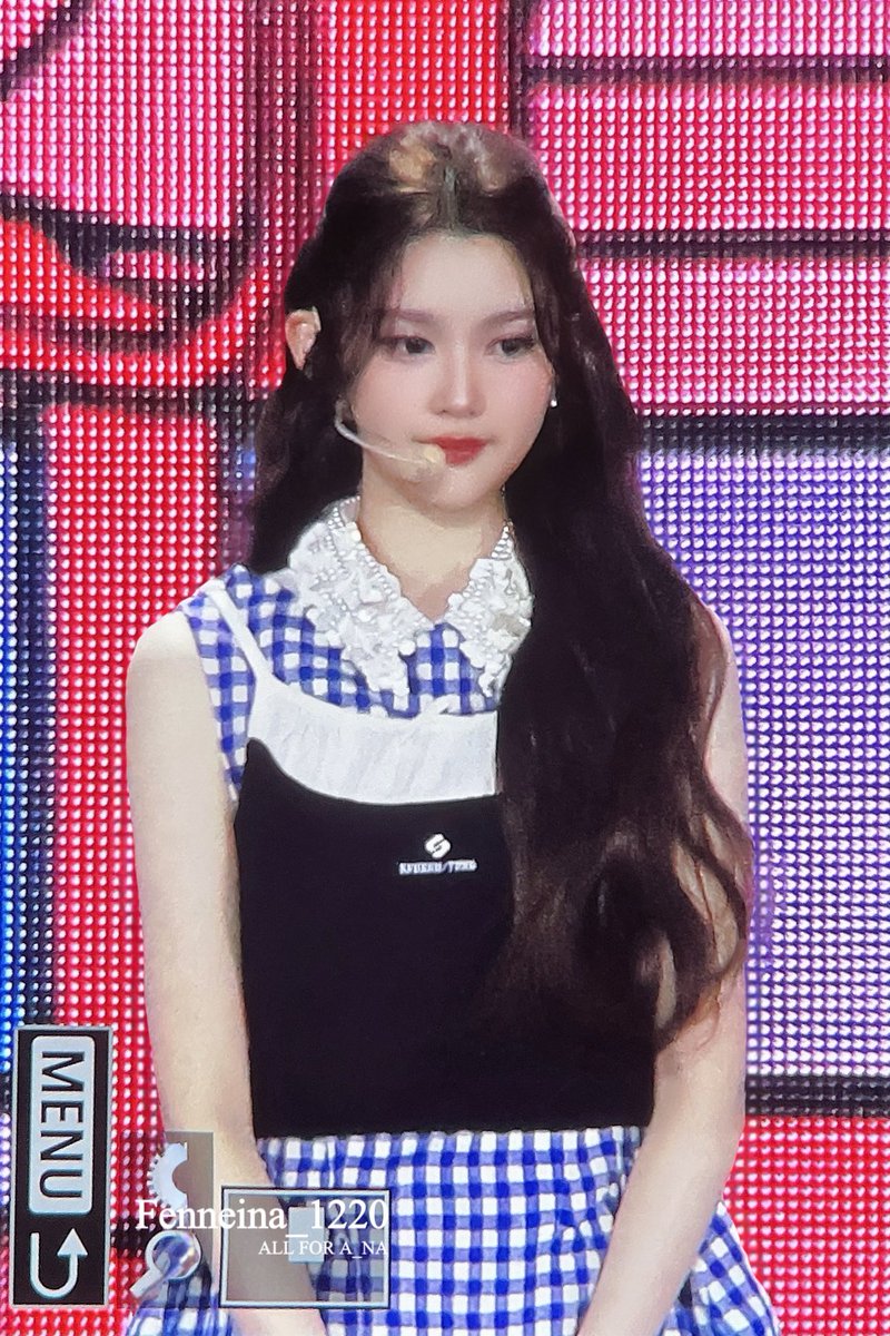 리나 tweet media