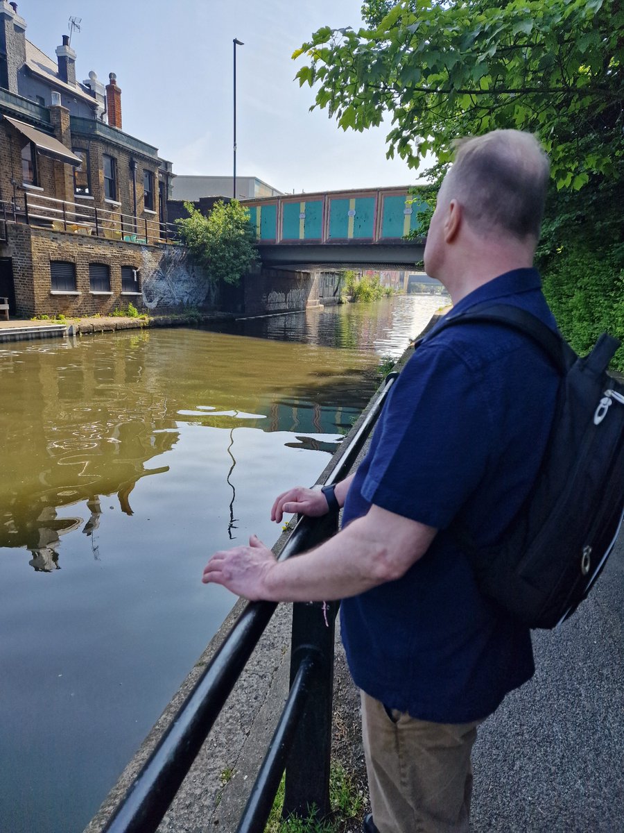 MPSNorthActon's tweet photo. SNT North Acton started their early shift on foot patrol, together with a member of the North Acton Ward Panel. We took him to see the areas where we have the ongoing issues, we discussed about options and what solutions we can find.
#yourlocalmet https://t.co/XLqsejUFvh