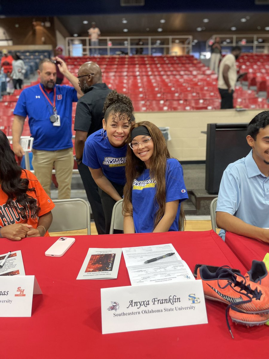 Dulles Track tweet media