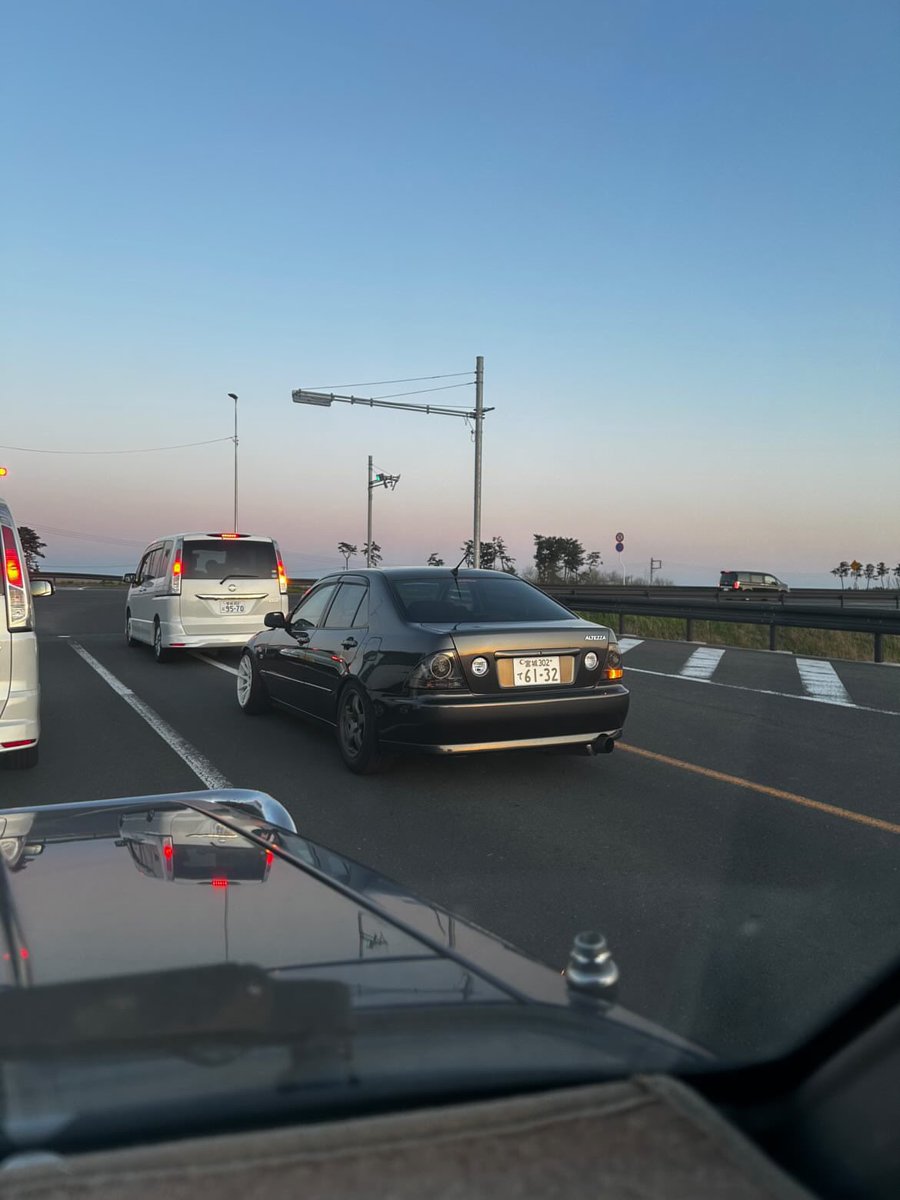 しれっとクリア(？)テールなりました
やっぱ純正殻割りで作りたいな〜