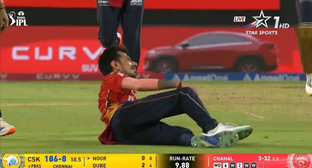 AffanEdits's tweet photo. HAT-TRICK FOR YUZVENDRA CHAHAL AT CHEPAUK🔥
What a Iconic celebration 💥 https://t.co/KX4lxQ84Jv