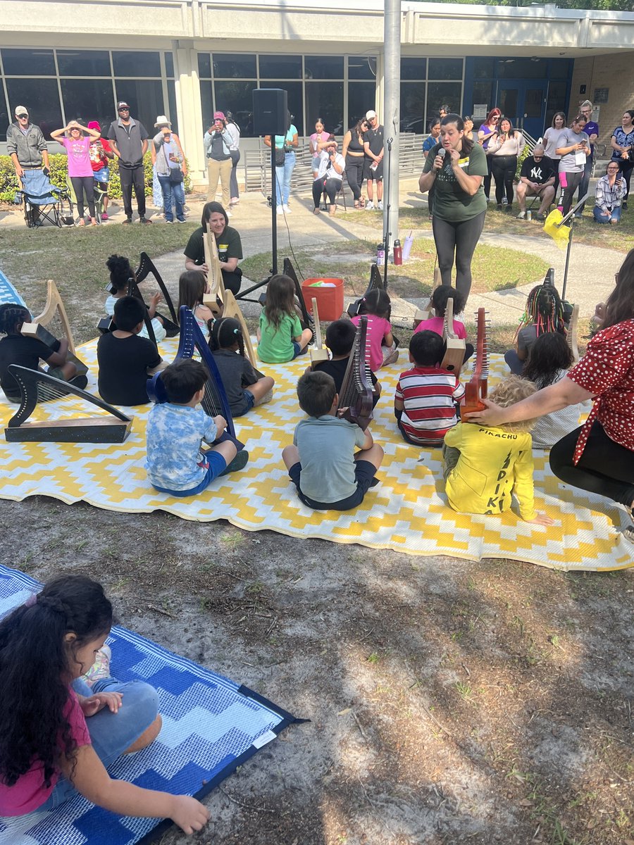 NHCSPreK's tweet photo. 🎶 The Howe Pre-K Bears brought magic to the stage with their harps at the Brooklyn Arts Center Music Concert! Proud of our little musicians and their big hearts. 💛🐻 #HoweBears #YoungArtists #BrooklynArtsConcert https://t.co/rFNneKcJsm