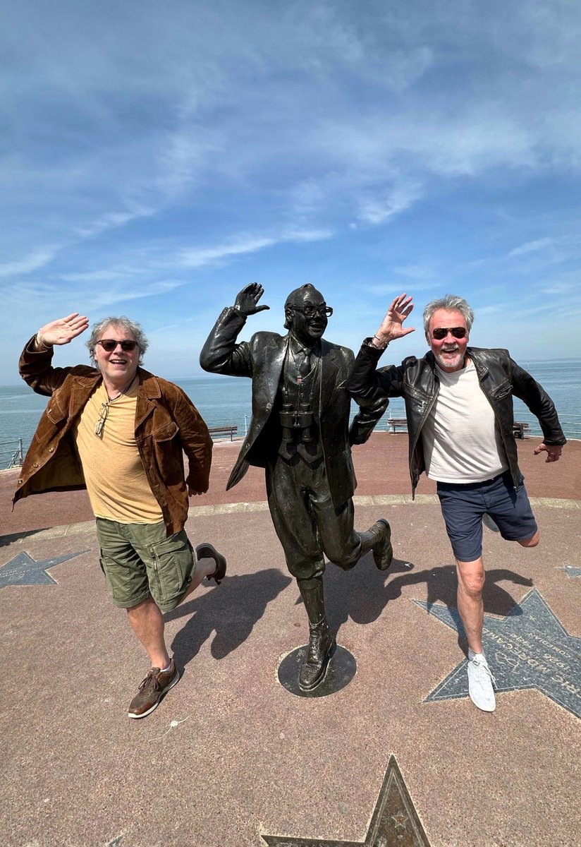 “No short fat hairy legs here!”

If you want to see Paul and Jamie Moses ‘playing all the right notes but not necessarily in the right order’ 😉, then grab the last few tickets at <a href="/ThePlatformLCC/">ThePlatformLCC</a> tonight!

seetickets.com/event/an-intim…